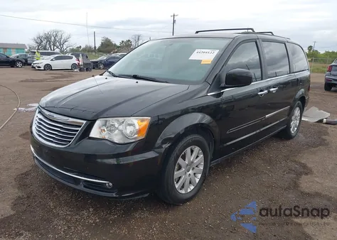 2015 Chrysler Town & Country Touring z USA, uszkodzony, nr VIN 2C4RC1BG5FR609839
